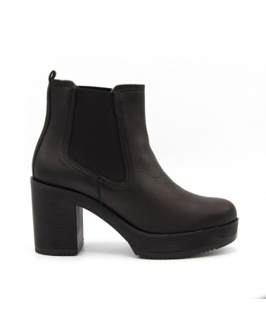 Elastic heeled boot black