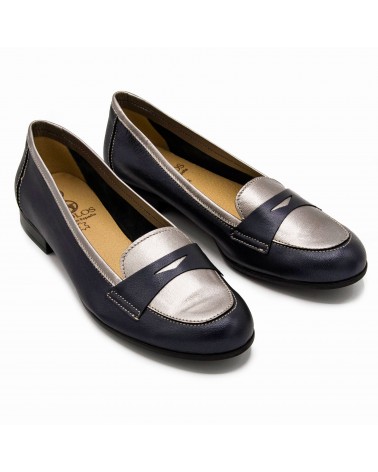 Dark blue shoe