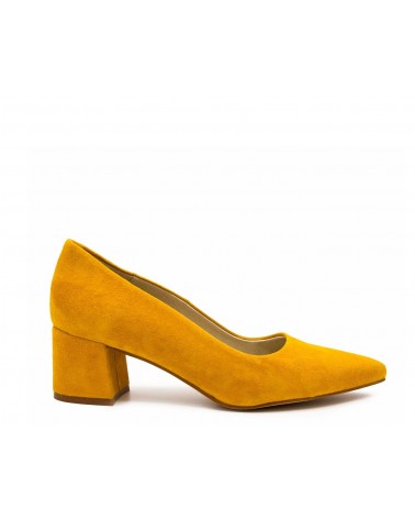 Zapato salón ante amarillo