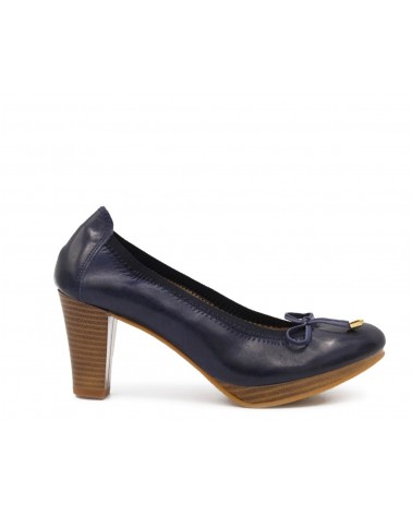 Blue heeled shoe