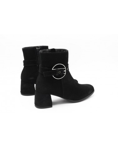 Black boot with buckle Black boot with buckle