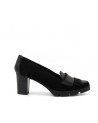 Zapato negro tacón y flecos