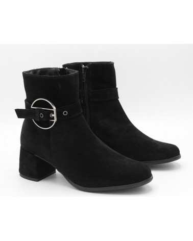 Black boot with buckle Black boot with buckle