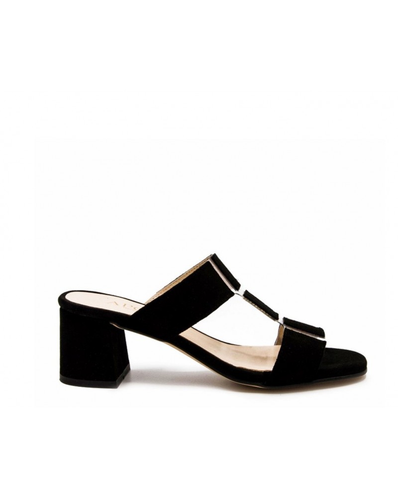 Zueco con tacón negro Zueco con tacón negro