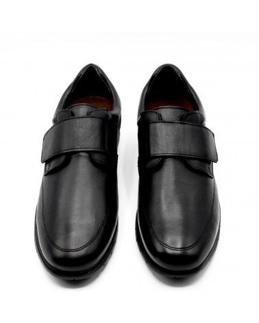 Zapato con velcro negro