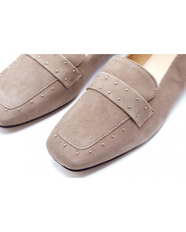 Mocasín de tacón bajo ante tachas |  Apolos