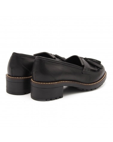 Zapato negro borlas y flecos Zapato negro borlas y flecos