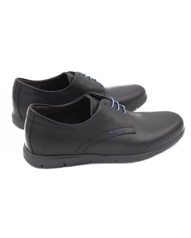 Shoe with laces black