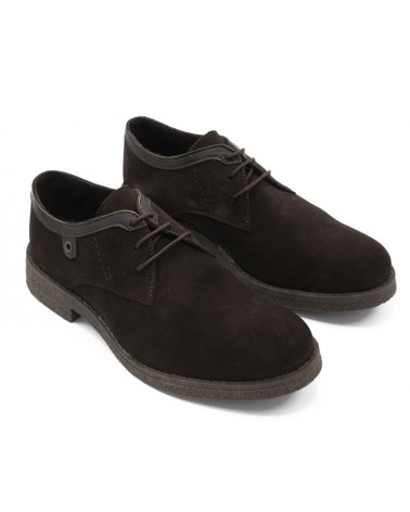 Brown laced shoe
