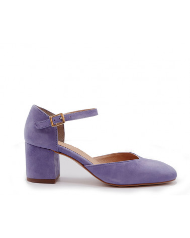 Zapato de tacón ancho con pulsera. Fabricado en piel. Apolos zapatería