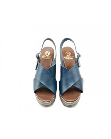 Zapato con tacón bajo y lazo color negro. Calzados Apolos Fuensalida