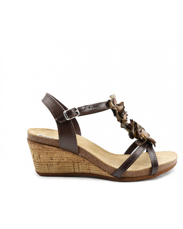 Sandalia de cuña para mujer fabricada en piel. Sandalia cómoda. Apolos