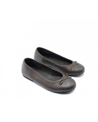 Manoletina de lazo en piel para niña. Apolos zapatería.