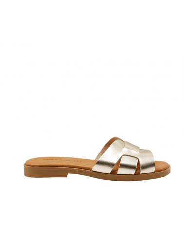 Sandalia de pala plana fabricada en piel. Planta acolchada. Apolos.
