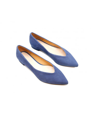 Bailarina fabricada en ante con tacón bajo forrado. Apolos zapatería Bailarina fabricada en ante con tacón bajo forrado. Apolos zapatería