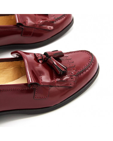 Zapato mocasín castellano piel borlas. Fabricado en España. Apolos Zapato mocasín castellano piel borlas. Fabricado en España. Apolos