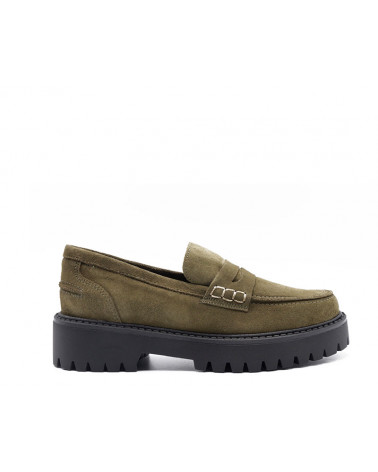 Mocasín de piel serraje mujer con antifaz y tacón. Apolos zapatería. Mocasín de piel serraje mujer con antifaz y tacón. Apolos zapatería.