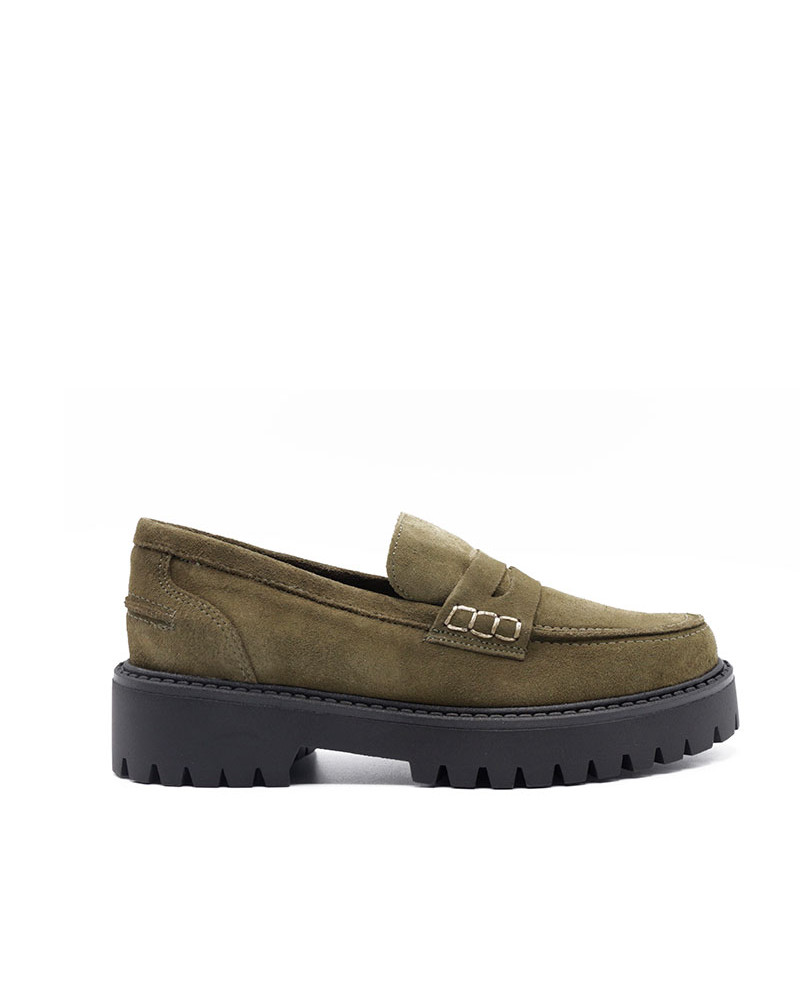 Mocasín de piel serraje mujer con antifaz y tacón. Apolos zapatería. Mocasín de piel serraje mujer con antifaz y tacón. Apolos zapatería.