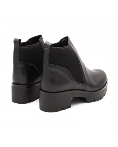 Botín negro con elásticos