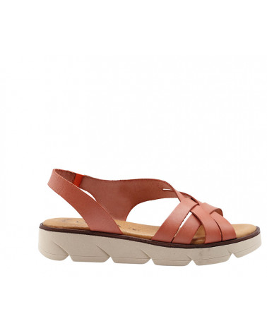 Sandalia cómoda con planta acolchada y fabricada en piel. Apolos
